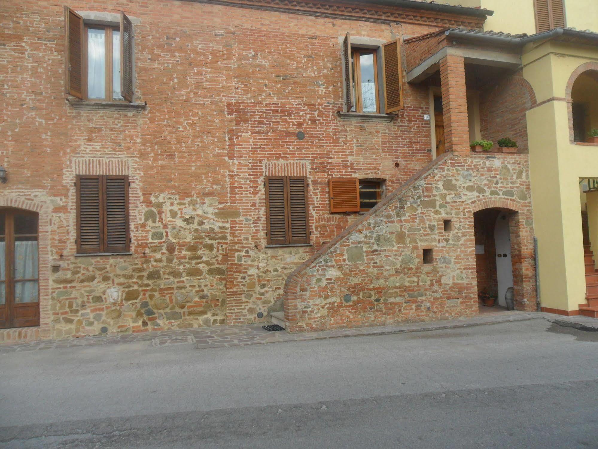 La Civetta Apartment Torrita di Siena Luaran gambar
